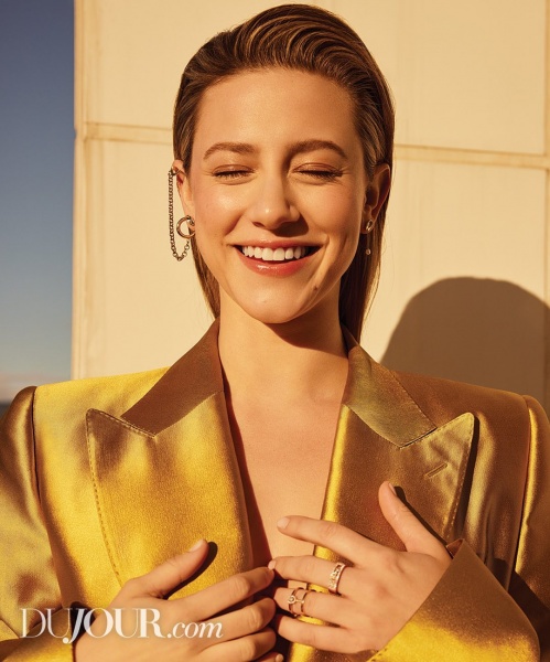 2021.06.04.
@lilireinhart: Köszönöm, hogy meghívtatok @dujourmedia 🌻🌞

