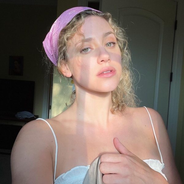 2021.06.24.
@lilireinhart: 
