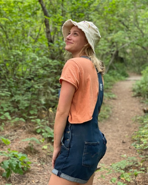 2021.08.14.
@lilireinhart: Szeretem ezt a képet, mert boldognak nézek ki
