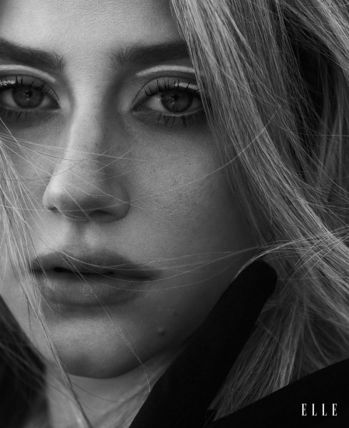 2021.09.04.
@lilireinhart: @ellesingapore 
