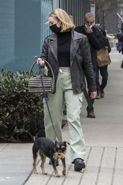 camila-mendes-and-lili-reinhart-xaos335-30012022-20.jpg