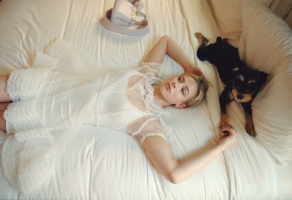 157527065_flaunt_lilihighres015.jpg
