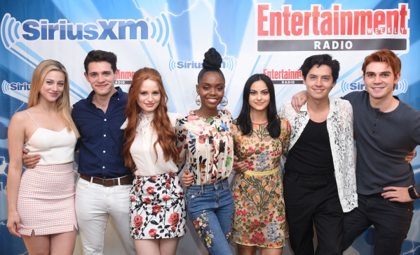 47475258_picturepub_madelaine_petsch_002.jpg