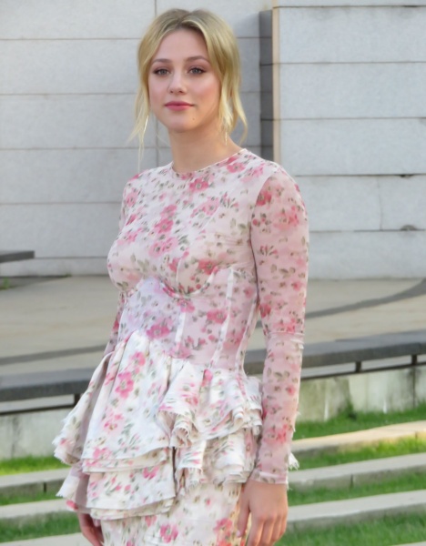 72428968_lili-reinhart_05062018_adddddds.jpg