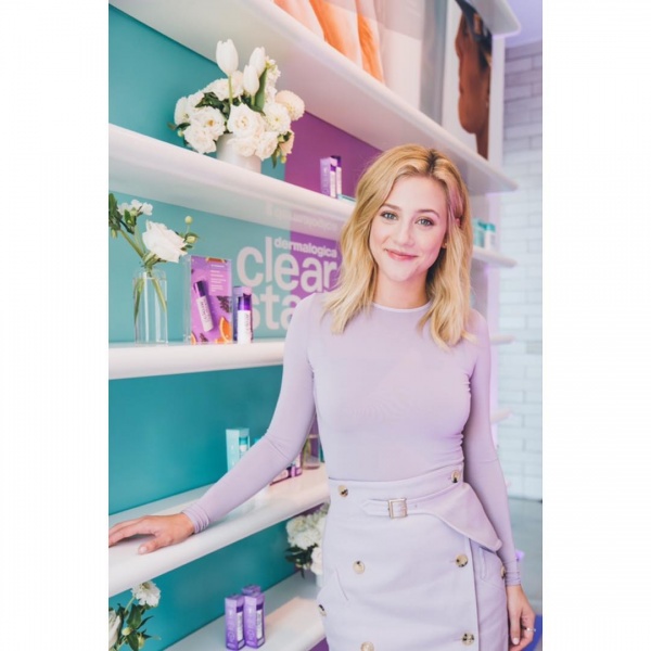 77951606_lilireinhart_37834330_216997148975501_4708554972814376960_n.jpg