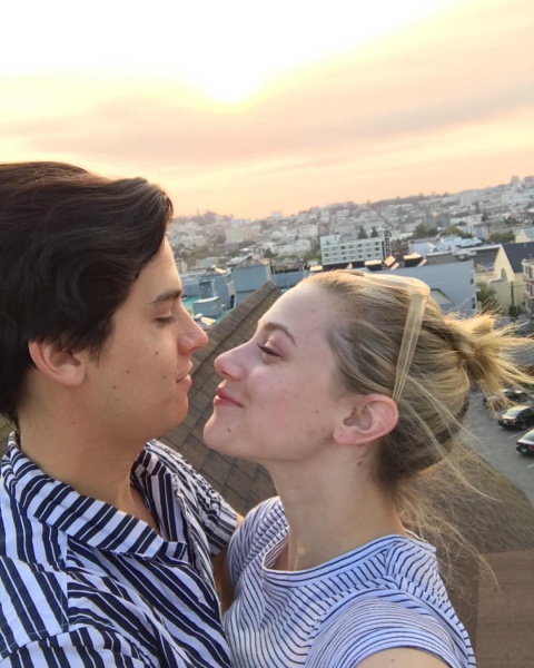 2019.02.14.
@lilireinhart: Nagyon boldoggá teszel engem. Boldog Valentin Napot, szerelmem.
