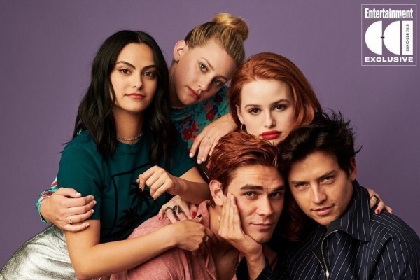 2019.07.22.
@lilireinhart: A Comic Con mindig emlékeztet arra, hogy milyen szerencsés vagyok, hogy ilyen különlegesség részese vagyok és szerencsére ilyen gyönyörű emberekkel. Köszönöm, hogy eljöttetek a hétvégén megnézni minket!
