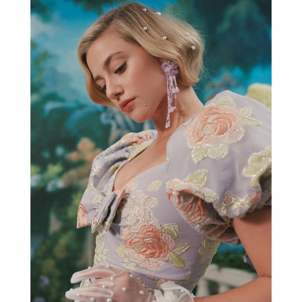 2019.09.04.
@lilireinhart: @rodarte
