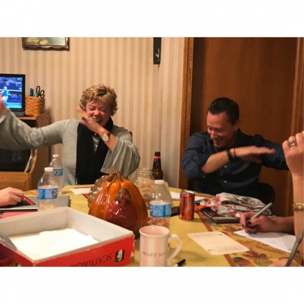 2019.10.27.
@lilireinhart: A szüleim ma 29 éve, hogy házasok. Ritka, hogy ilyen erős és örök kapcsolat létezik - csak remélhetem, hogy ilyesfajta szeretetben és boldogságban lesz részem. ❤️ Boldog évfordulót!🌹
