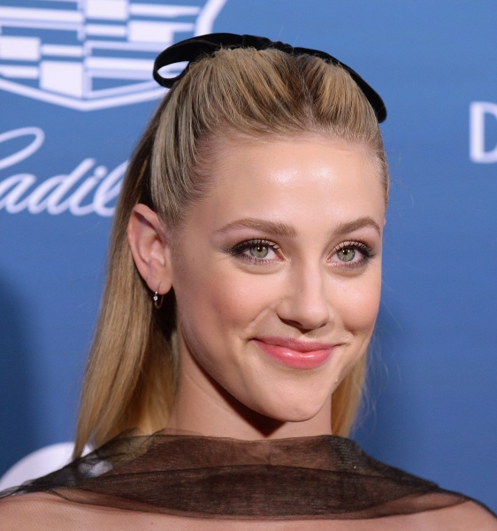 picturepub-lili-reinhart-001.jpg