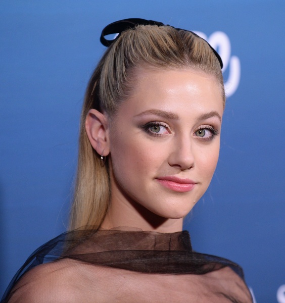 picturepub-lili-reinhart-003.jpg