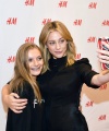 Lili2BReinhart2BAttends2BNew2BH2BWestfield2BCentury2BAnkl7YtVb6Gx.jpg